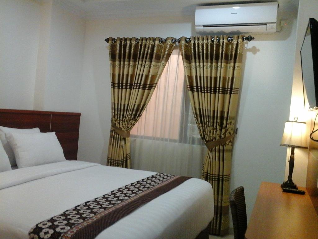 יוגיאקרטה Maranatha Grand Hotel חדר תמונה