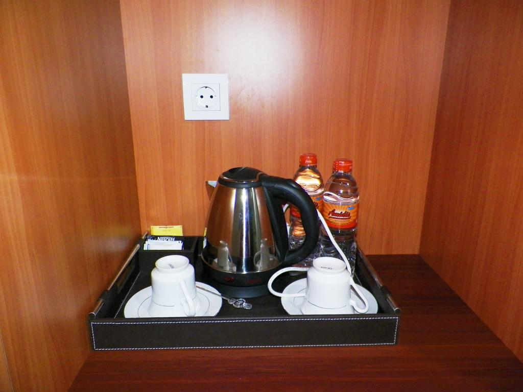 יוגיאקרטה Maranatha Grand Hotel חדר תמונה