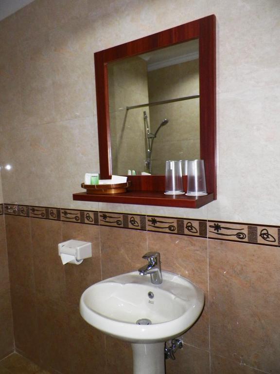 יוגיאקרטה Maranatha Grand Hotel חדר תמונה