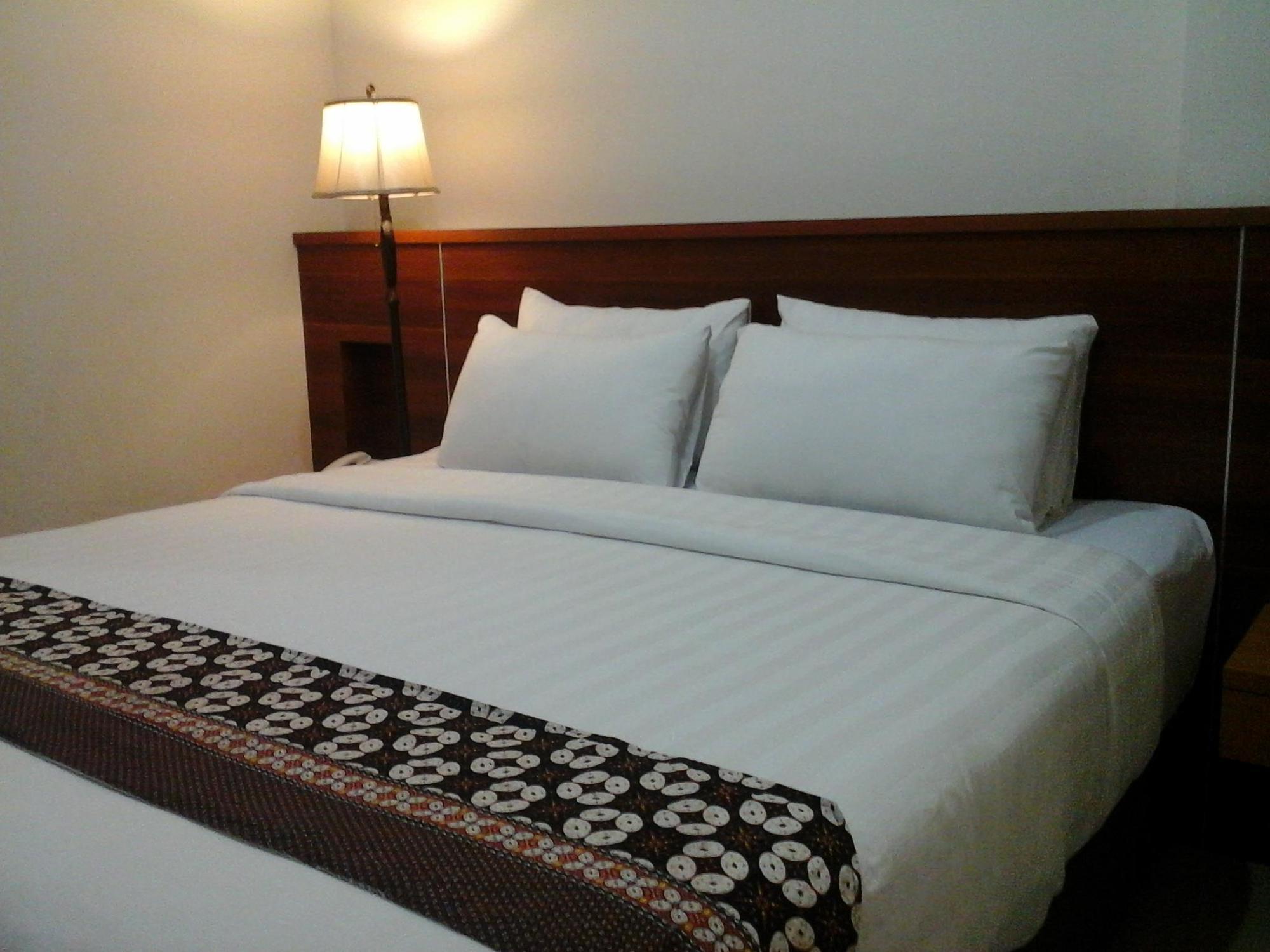 יוגיאקרטה Maranatha Grand Hotel מראה חיצוני תמונה